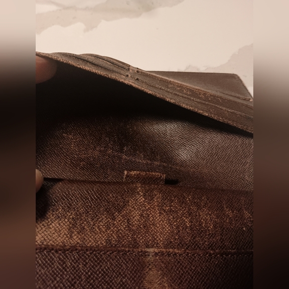 Authentic Louis Vuitton Damier Sarah Longwallet - Picture 9 of 12